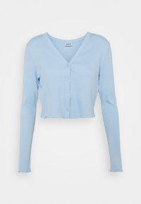 Vaaleansininen ribbineulottu lyhyt neuletakki, jossa pitkät hihat, V-aukko, viiden napin suljenta ja repäisty helmareuna. Sileä pinta ja istuva malli.