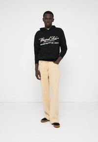 Jack & Jones JORBEDFORD TYPO HOOD - Φούτερ - black