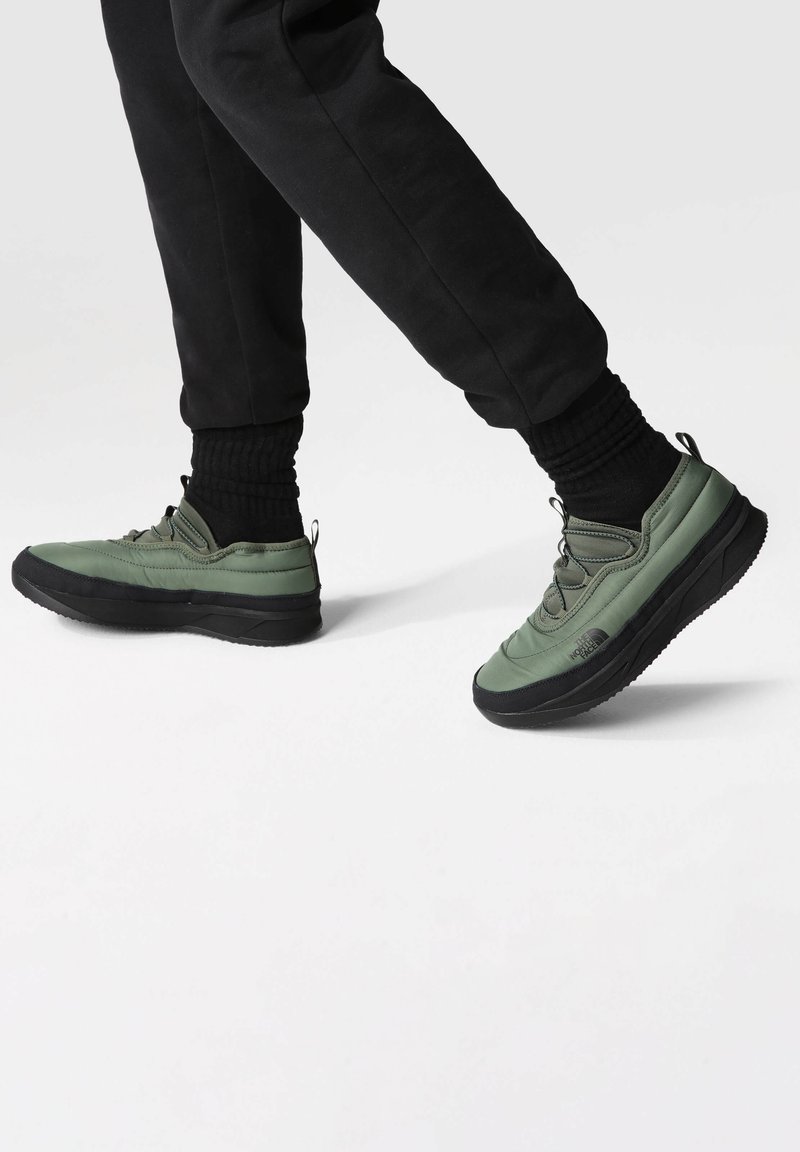 The North Face NSE LOW - Sportcipő - dark green