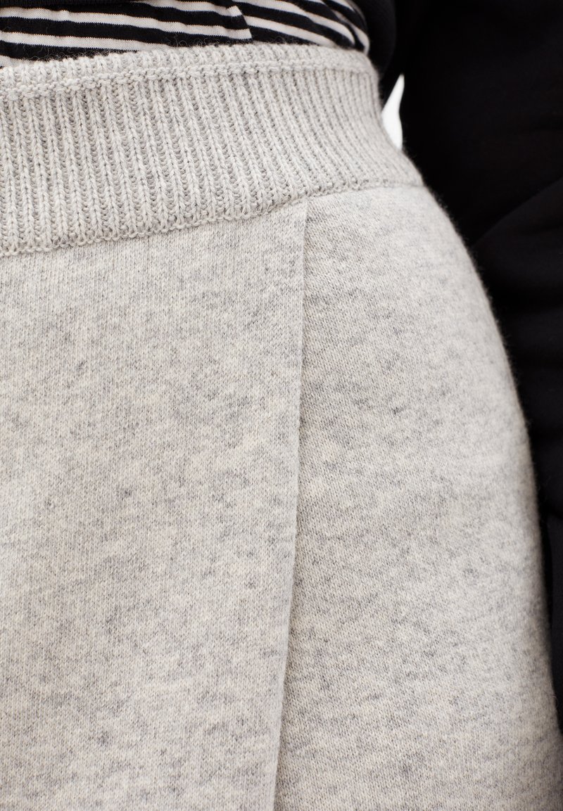 Damen Jeansröcke | ARMEDANGELS SVAAVA SVAAVA A-Linien-Rock light grey melange-oatmilk/grau-meliert - SA36571 Damen Jeansröcke | ARMEDANGELS SVAAVA SVAAVA A-Linien-Rock light grey melange-oatmilk/grau-meliert - SA36571