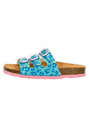 Himmelblaue Sandalen mit Leopardenmuster, drei verstellbaren pinken Schnallen, Korkfußbett und pinker Gummisohle.