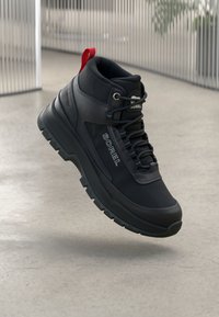 Επιλέχθηκε, black