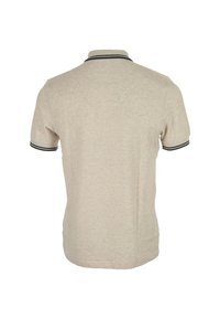 Chemise polo beige en coton, à manches courtes, avec des accents rayés noirs sur le col et les manches. Vue arrière affichée.