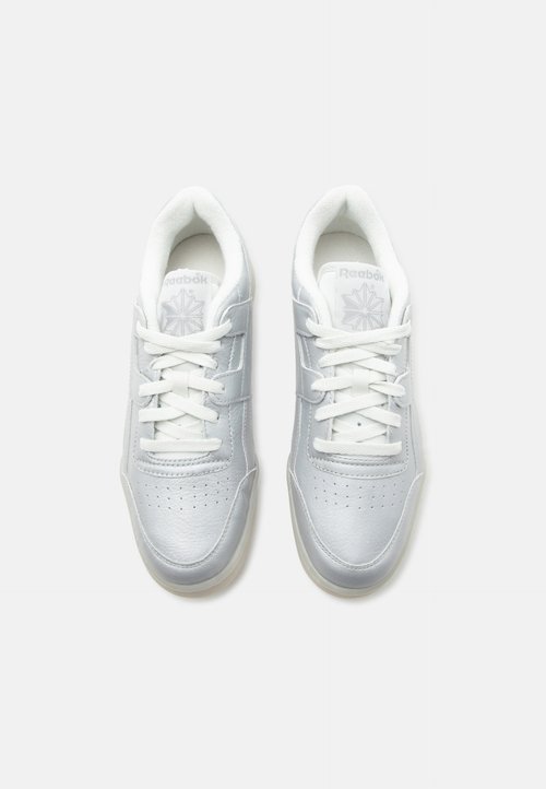 Reebok Workout Plus 'Silver Metallic Chalk Vintage Chalk' — foto 4