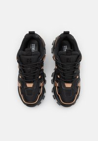 Steve Madden PRIZE - Zapatillas - black