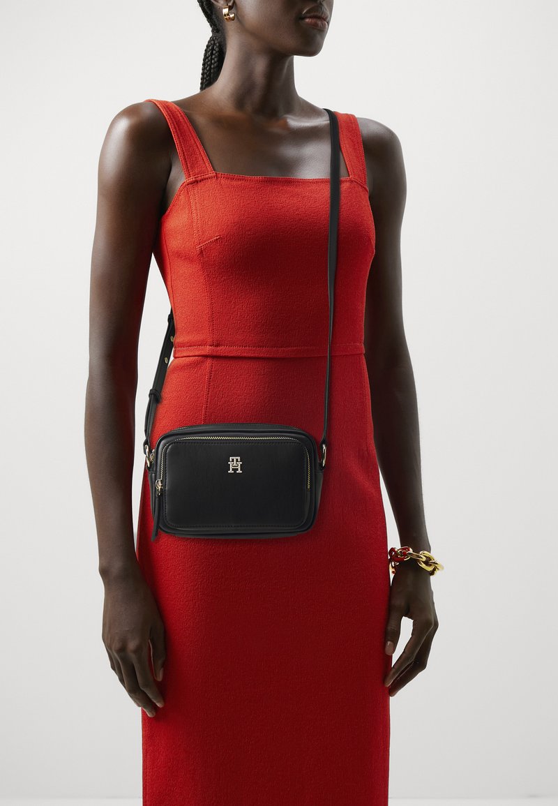 Tommy Hilfiger SOFT UTILITY - Rankinė per petį - black/juoda - Zalando.lt