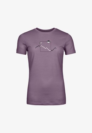 Short-sleeve t-shirt in lavender fabric, featuring a geometric graphic with a sun and mountain pattern in black and white on the front.