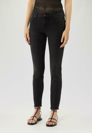 QS SADIE MID RISE - Jeans Skinny Fit - schwarz