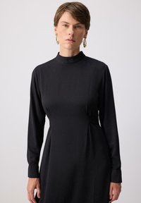 Touché Privé Denné šaty - black