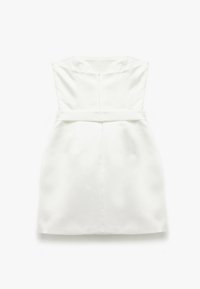 Weißes Kleid mit einem enganliegenden Oberteil, Peplum-Taille und einem verdeckten Reißverschluss auf der Rückseite. Glatter Stoff ohne sichtbare Muster oder Akzente.