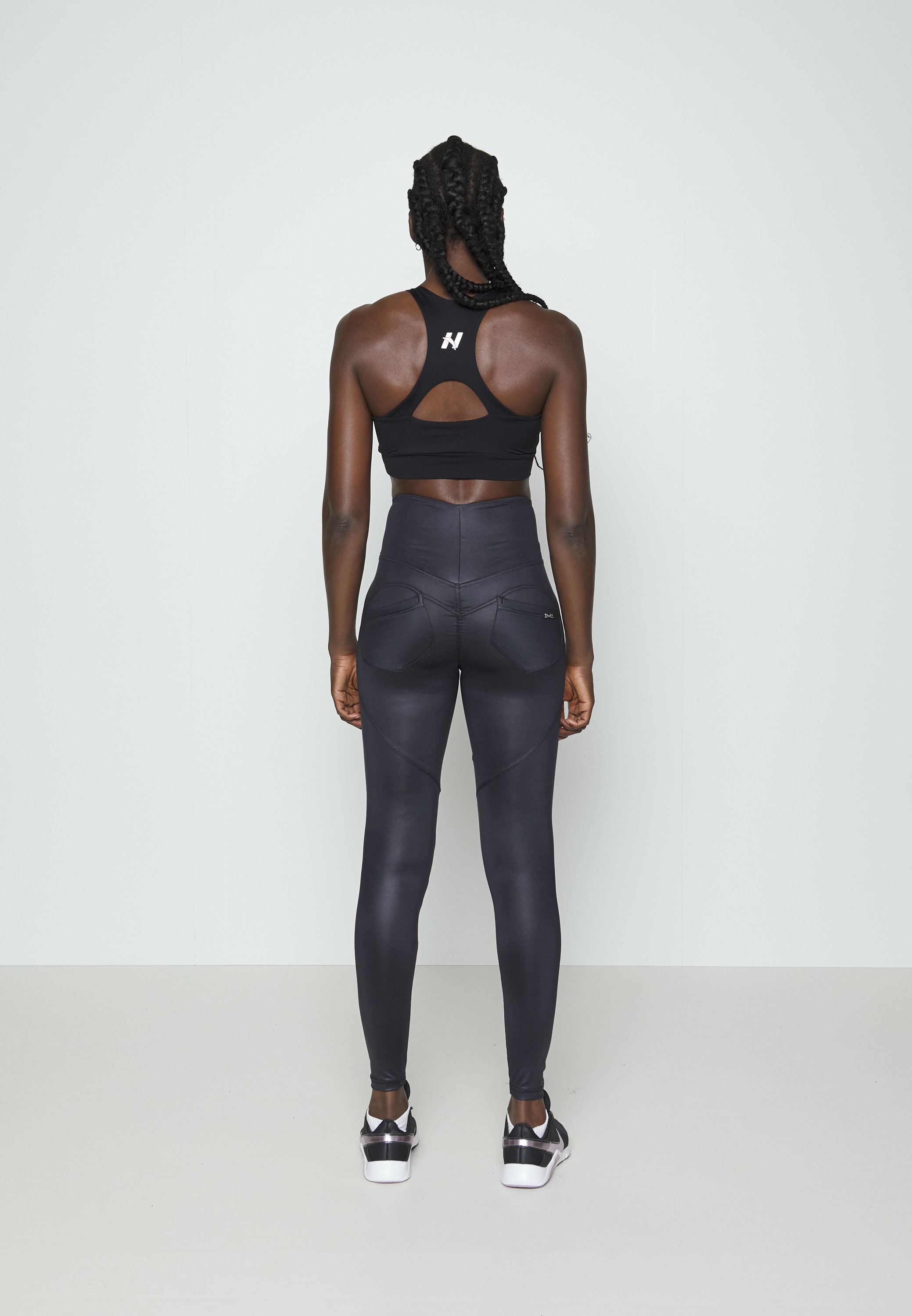 BUBBLE BUTT PANTS - Leggings - black 