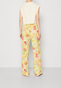 Marc Cain Broek - light yellow