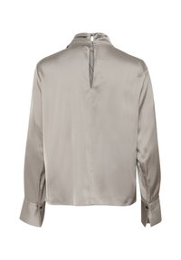 Langærmet bluse i lys grå satin med en nøglehulåbning bagpå og knaplukninger ved håndleddene. Glat tekstur, afslappet pasform, minimalistisk design.