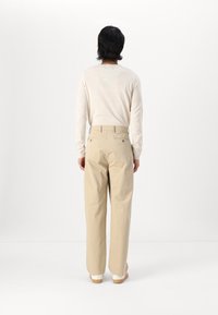 GAP ESSENTIAL BAGGY FIT - Pantaloni - khaki