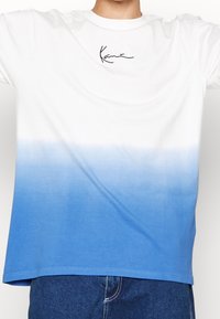 Karl Kani Triko s potiskem - blue