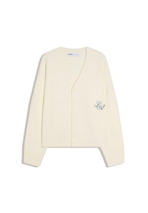 Roomkleurig gebreid vest met lange mouwen, V-hals, knoopsluiting en een klein geborduurd "LA" detail aan de onderkant van de voorkant.