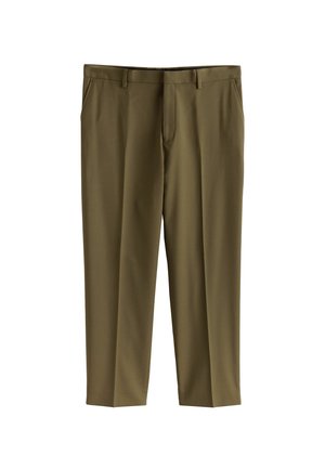 Pantaloni verde oliva con una texture liscia, frontale piatto, tasche laterali e passanti per cintura. Vestibilità sartoriale con un design a gamba dritta.