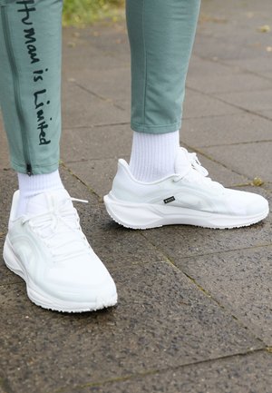 Nike Performance AIR ZM PEGASUS 41 GTX - Laufschuh Trail - summit white/white/photon dust/off white