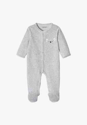 Hellgrauer Baby-Overall mit langen Ärmeln, Füßchenbeinen, Druckknöpfen vorne und einem kleinen Koala-Gesicht auf der Brust.