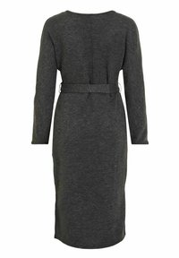 Tmavě šedé dlouhé šaty s dlouhým rukávem vyrobené z měkké pleteniny. Mají pás, jednoduchý rovný lem a kulatý výstřih.