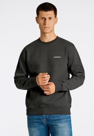 Donkergrijze sweatshirt met ronde hals, ribgebreide manchetten en zoom. Klein wit "LINDENBERGH" logo op de borst. Zachte textuur, casual pasvorm.