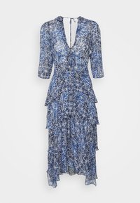 Vestido azul y blanco con un patrón, escote en V, mangas tres cuartos, volantes en capas y un lazo en la parte posterior del cuello. Material ligero.
