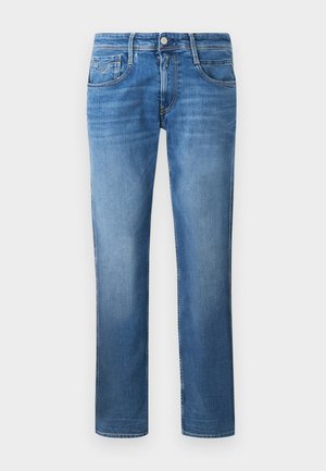 Jeans in denim blu con un design a gamba dritta, dotati di cinque tasche, chiusura con bottone e dettagli di cucitura visibili su tutto il tessuto.