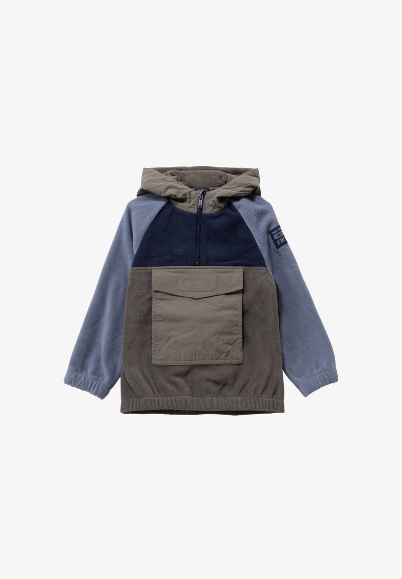 Kaptur na pulower w kolorze granatowym, szarym i niebieskim. Posiada teksturowaną przednią kieszeń, elastyczne mankiety oraz zamek błyskawiczny na połowę długości. Miękka tkanina.