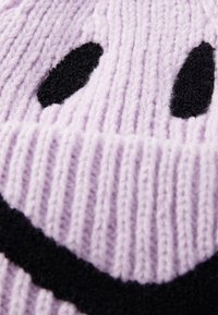 Molo KIM SMILE SKATER BEANIE UNISEX - Bonnet - pastel lilac