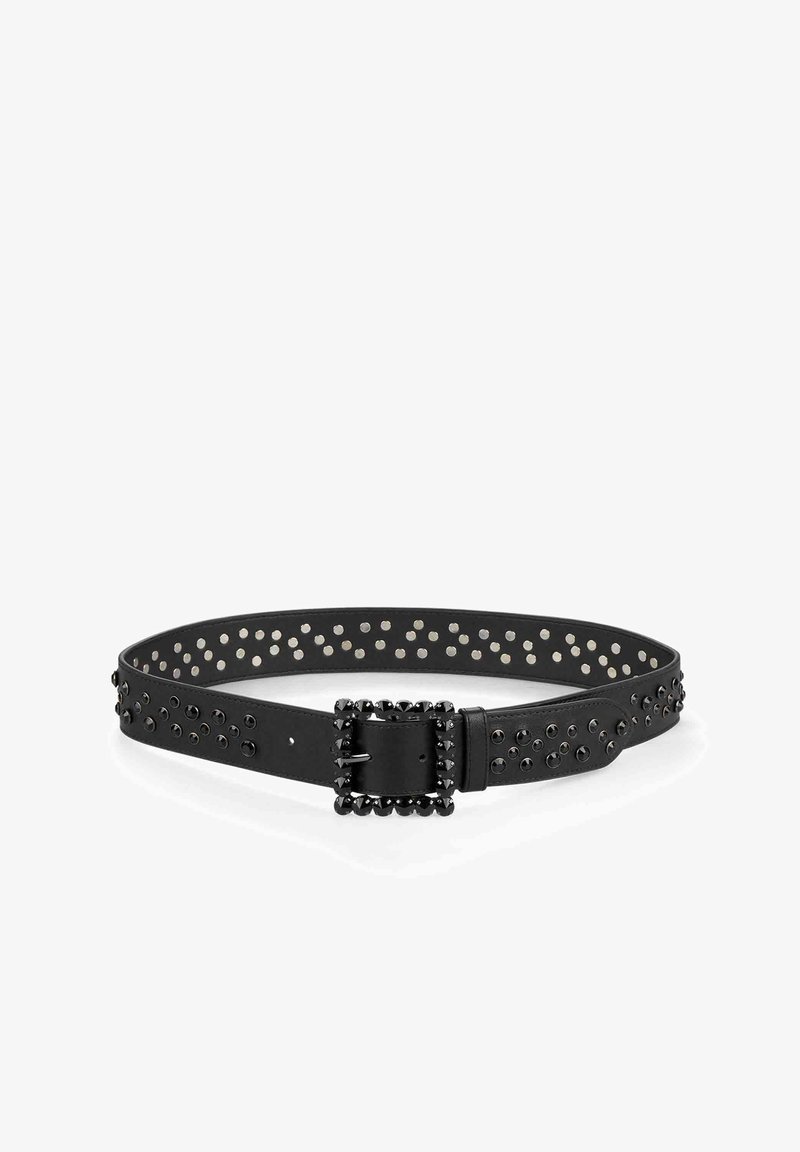 Cintura in pelle nera con borchie cilindriche argentate, presenta una fibbia rettangolare borchiata, superficie texturizzata e interno liscio.
