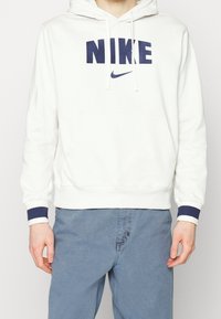 Nike Sportswear Jersey con capucha - white