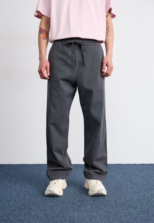 FLOYDE PANT - Tracksuit bottoms - graphite garment dyed