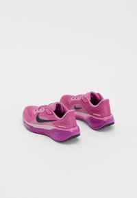 Nike Performance Scarpe da corsa su strada - pink