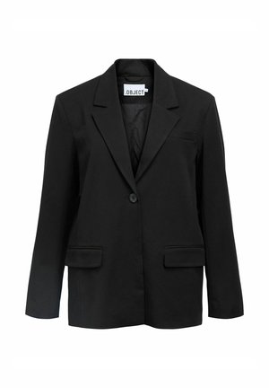 Blazer negro de un solo botón con solapas, dos bolsillos frontales con solapa y un bolsillo de pecho con ribete, etiquetado con ".OBJECT" dentro del collar.