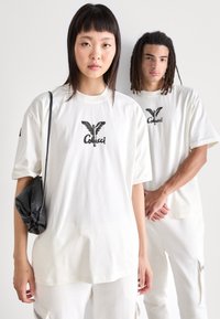 Carlo Colucci UNISEX - Printtipaita - weiß