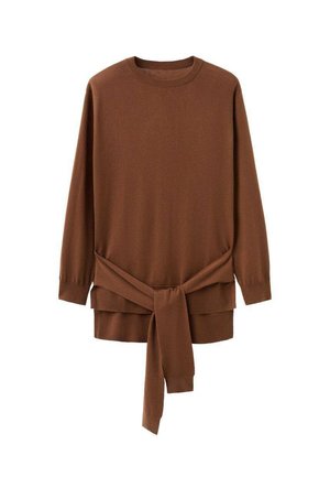 Brun sweater med rund hals, lange ærmer og detalje med bindebånd i siden. Blødt strikstof med løs pasform og lagdelt kant.