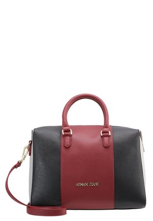 Sac à main en cuir noir et bordeaux avec double poignées, bandoulière amovible et logo doré "Armani Jeans" au centre avant.