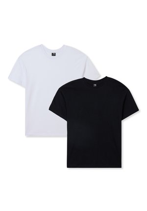 T-shirt in cotone con collo rotondo, disponibili in nero e bianco, con maniche corte e una vestibilità rilassata, con etichetta visibile sul collo.