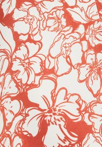 Motif floral rouge et blanc avec de grandes fleurs et feuilles dessinées en contour sur un fond de tissu lisse.