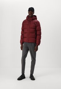 Tommy Hilfiger MIX JACKET - Dūnu jaka - deep rouge