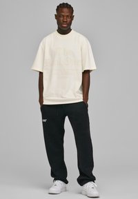 Fast and Bright REAL ONES TEE - T-shirts print - white