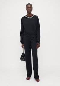 ONLY Tall ONLJETT O NECK  - Melegítőfelső - black