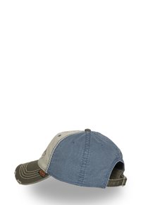 Gorra de béisbol con paneles azules y beige, visera marrón desgastada, costuras visibles y correa ajustable en la parte trasera sobre fondo blanco.