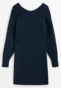 Robe ample à manches longues de couleur bleu marine, fabriquée en tissu doux et texturé, avec un décolleté ovale et une silhouette légèrement surdimensionnée.