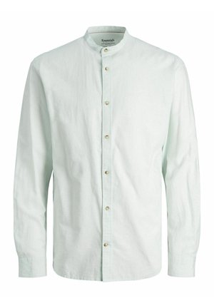 Svetlozelená košeľa s dlhým rukávom vyrobená z ľahkej tkaniny, so stojatým golierom, predným zapínaním na gombíky a jemnou textúrou s krémovými gombíkmi.