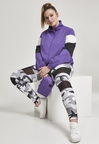 Urban Classics LADIESCRINKLE TRACK  - Vjetrovka - ultraviolet/blk/wht