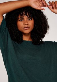 Apricot BATWING  - Neule - green