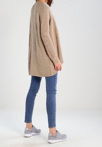 ONLY Chaqueta de punto - taupe