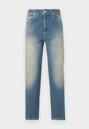 Jean droit bleu clair taille haute avec des détails décolorés et usés sur l'avant des cuisses et les genoux.