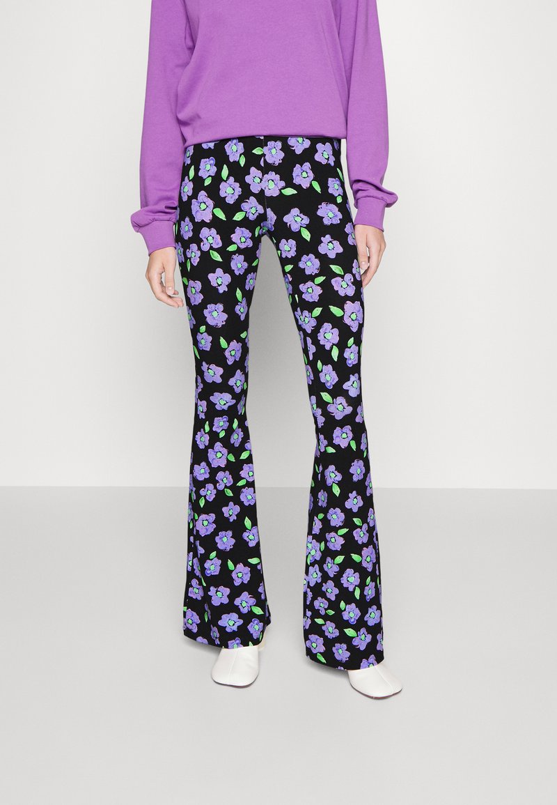 Stieglitz YUMA FLARED Leggings Hosen lilac/flieder Zalando.de